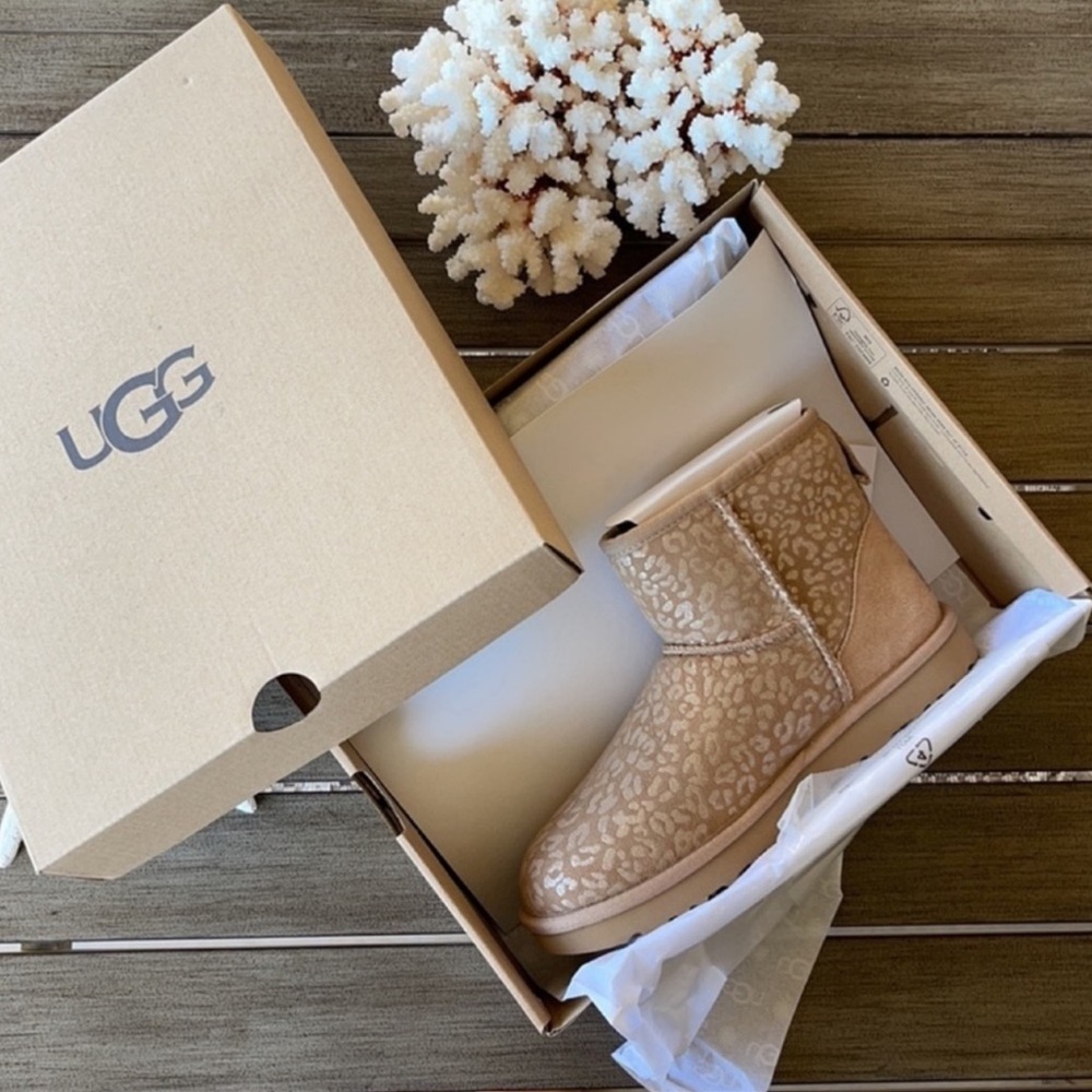 🌴🔆UGG- CLASSIC MINI SNOW LEOPARD BOOTS🔆🌴 - Picture 2 of 14
